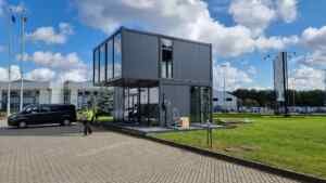 modular house building